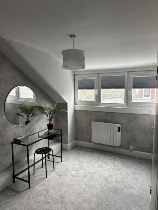 Ferienwohnung High Wycombe Centre- 2 Bed Flat Exterior foto